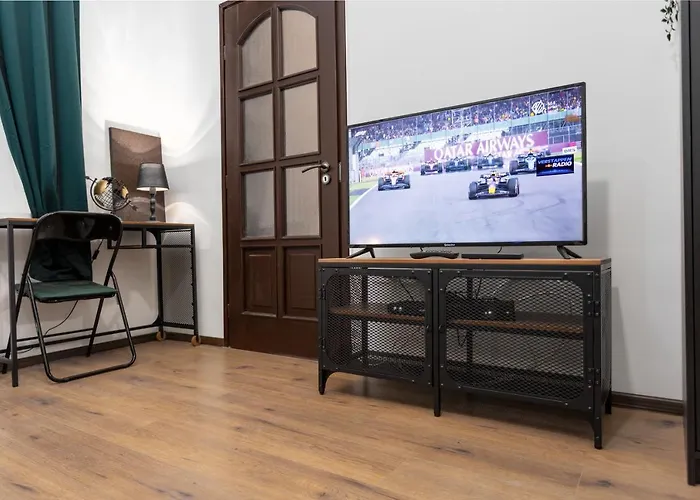 Green Goblin Apartment With Free Private Parking